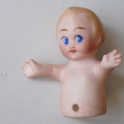 Petite demi figurine baigneur porcelaine