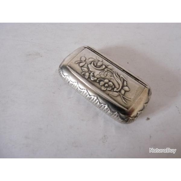 Bo�te � tabac m�tal blanc