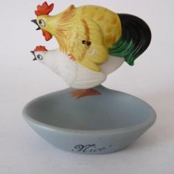 Baguier porcelaine souvenir de Nice  Le Coq entreprenant  &eacute;rotisme