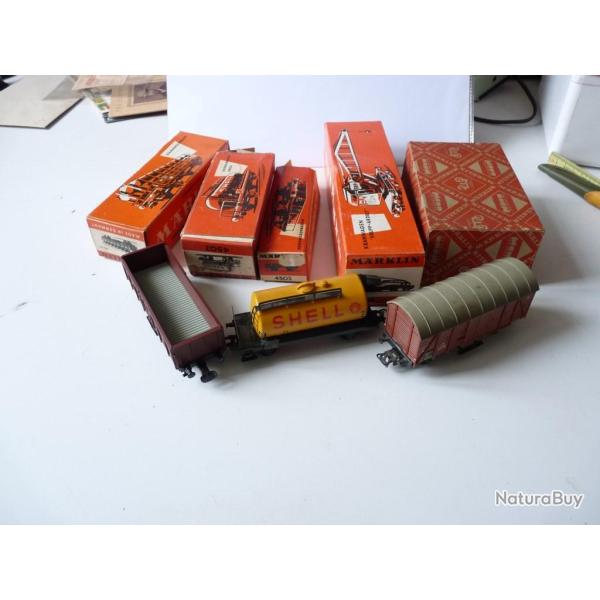 Lot boites et wagons train miniature