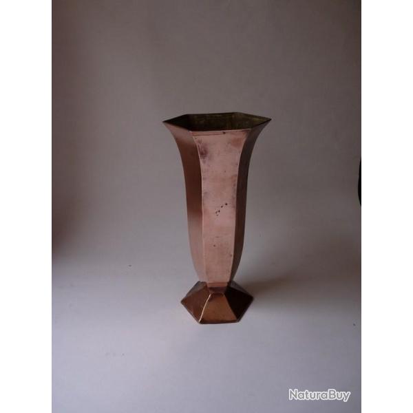 Vase en cuivre art d�co d�coration
