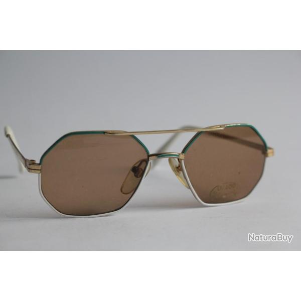 Ancienne paire de lunettes de soleil enfant