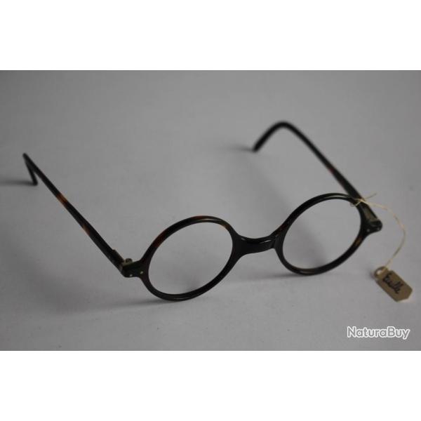 Ancienne paire de lunettes optique vintage