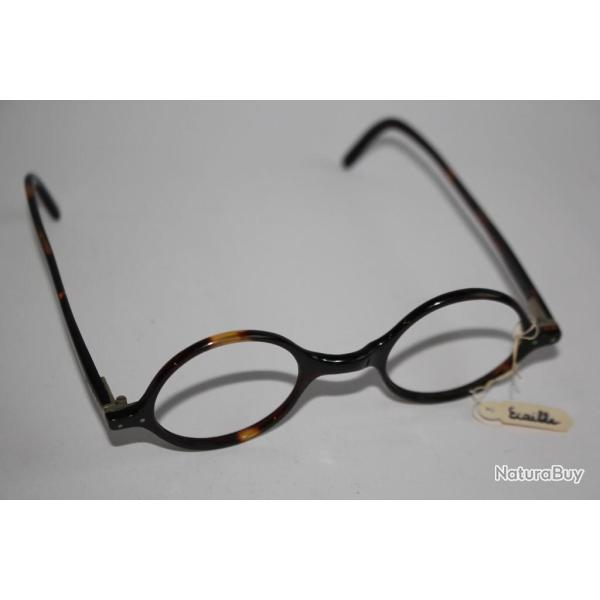 Ancienne paire de lunettes optique vintage