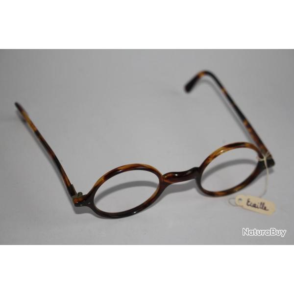Ancienne paire de lunettes optique vintage