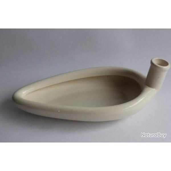 Ancien urinoir d'enfant fa�ence