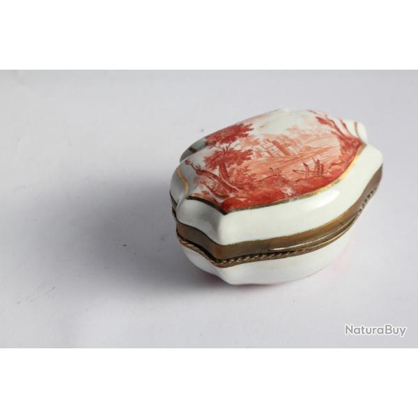 Boite  priser porcelaine XVIIIe sicle