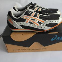 Chaussures de course à pointes ASICS Hyper LD T 37