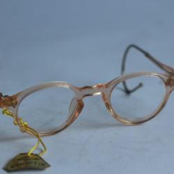Ancienne paire de lunettes enfant rose optique vintage