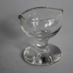 Ancien rince oeil - oeillère optique médecine