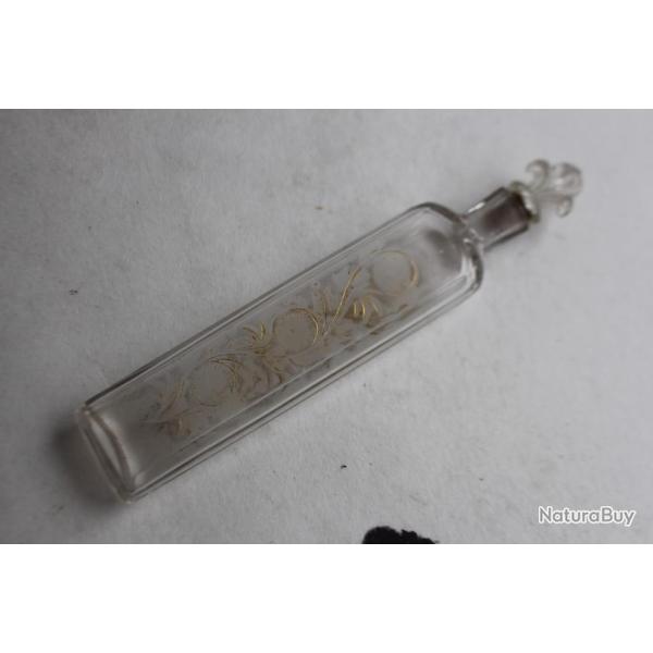 Grand flacon � sel grav� �maill� or