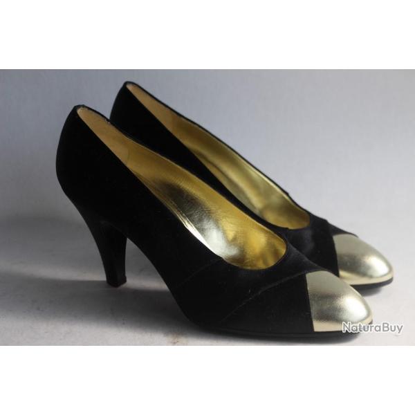 CHANEL Chaussure escarpins femme satin noir bouts dor�