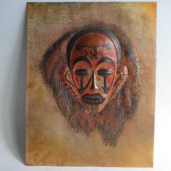 Tableau cuivre repoussé TSHIBANGU Masque africain