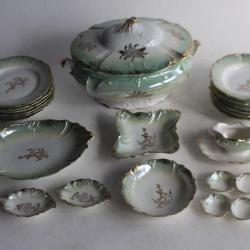 Ancienne dînette de poupée porcelaine