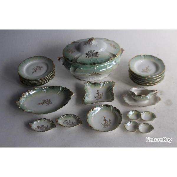 Ancienne d�nette de poup�e porcelaine