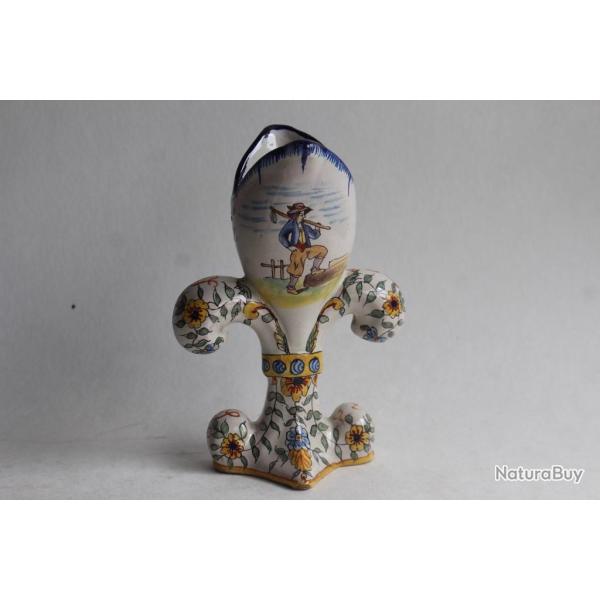 Ancien vase c�ramique Fleur de lys Bretagne Quimper
