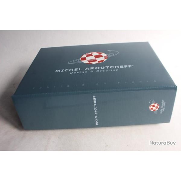 AROUTCHEFF boite originale pour les cr�ations Tintin Spirou ........