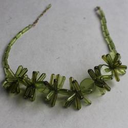 Collier vintage verre souffl&eacute; vert bijoux