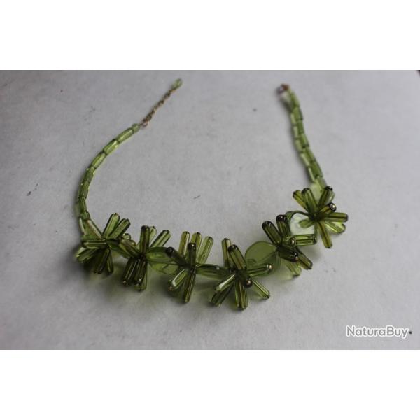 Collier vintage verre souffl� vert bijoux