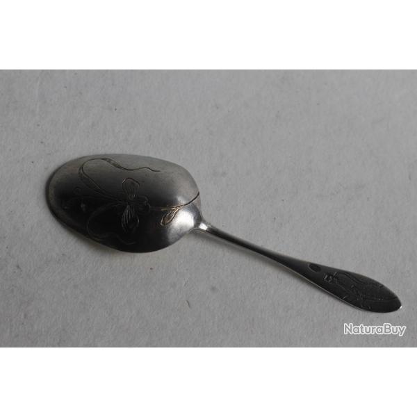 Cuill�re � th� argent russe