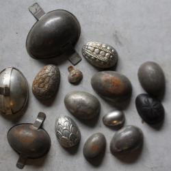 Anciens moules OEufs chocolat p&acirc;tisserie cuisine