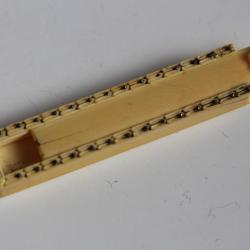 Boite à aiguille ou a domino XVIIIe siècle Antiquité artisanat marin