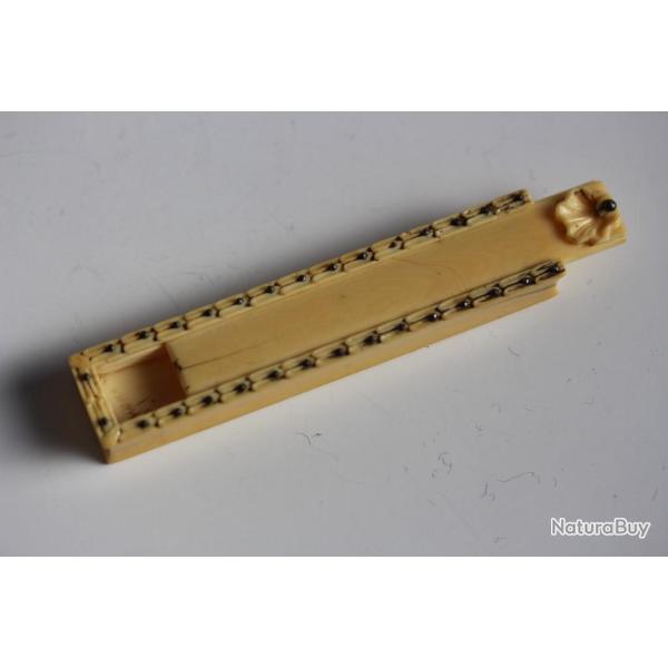 Boite � aiguille ou a domino XVIIIe si�cle Antiquit� artisanat marin