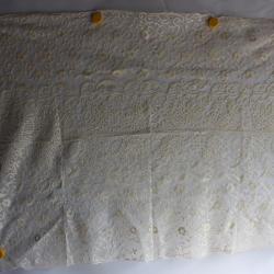 Ancienne pièce de broderie en dentelle