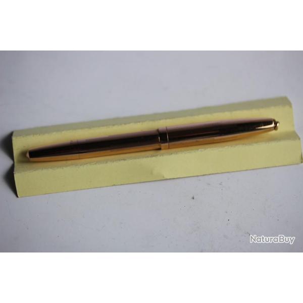 Stylo plume UNIC plaqu� or plume 18 K