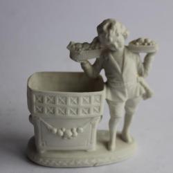 Porcelaine biscuit Petit vase garçonnet