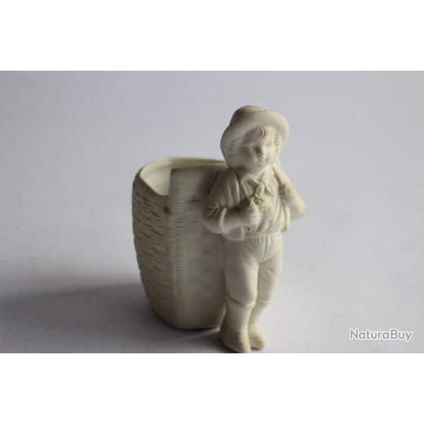 Porcelaine biscuit Petit vase gar�onnet