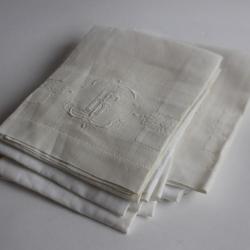 Dix serviettes de table B. F.