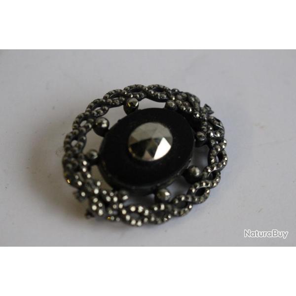 Bijoux broche argent et acier facett�