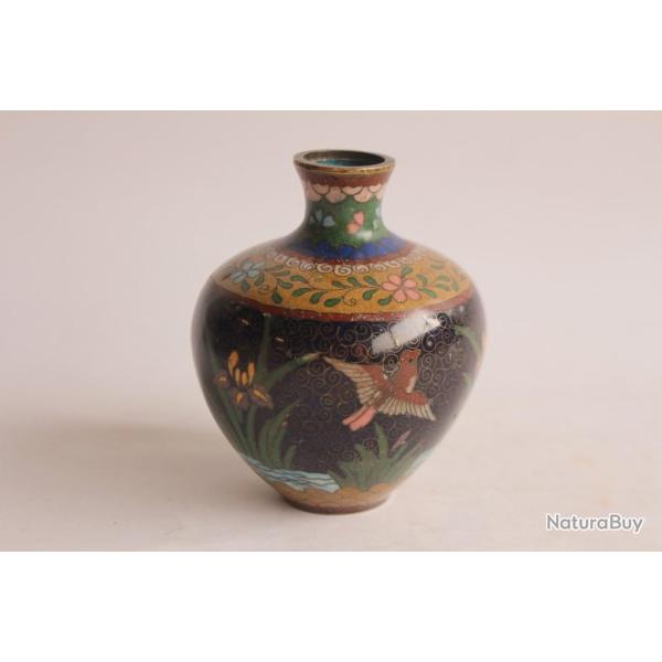 Vase en �mail cloisonn� Chine ou Japon
