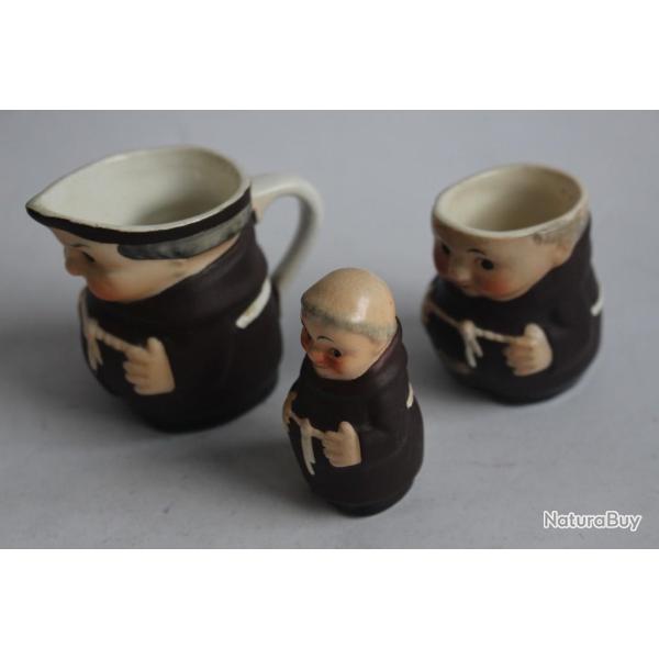 Trois porcelaines de GOEBEL Allemagne moine