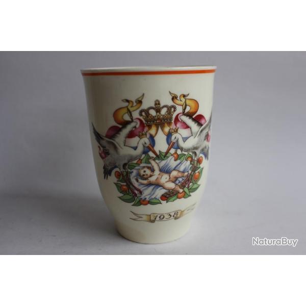 Gobelet de naissance porcelaine 1938 Maastricht Holland