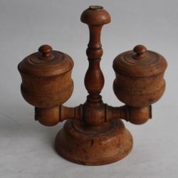 Sali&egrave;re en bois Art populaire