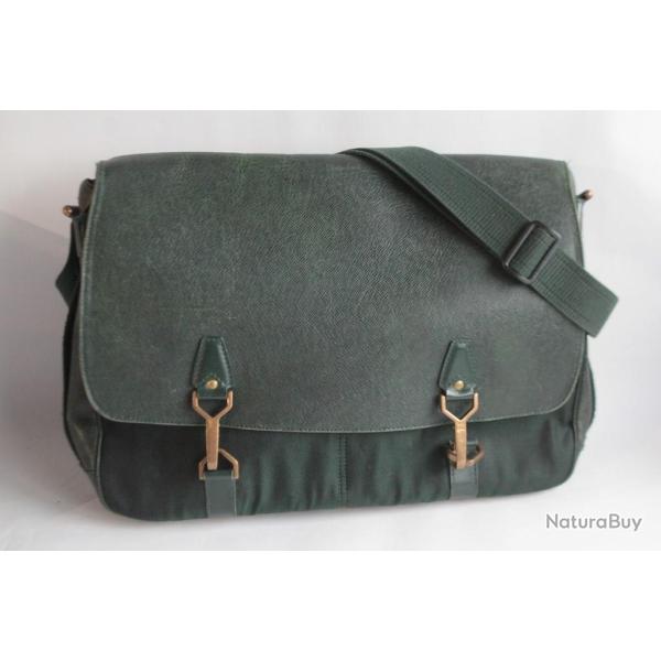 LOUIS VUITTON Sac Dersou Messenger cuir Ta�ga vert