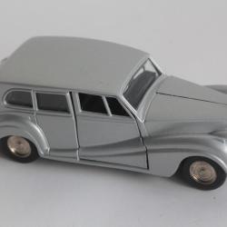 Voiture miniature Rolls Royce Silver Wraith Sakura No. 7 Japon Jouet