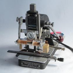 Ancienne machine gaufrage estampage &agrave; chaud Kingsley Machine Hot Stamp