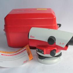 Niveau optique automatique Leica NA724