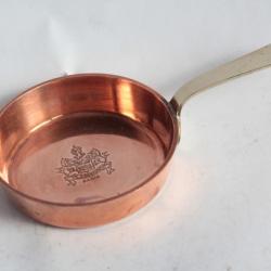 Cassolette armoiries restaurant Lasserre Paris