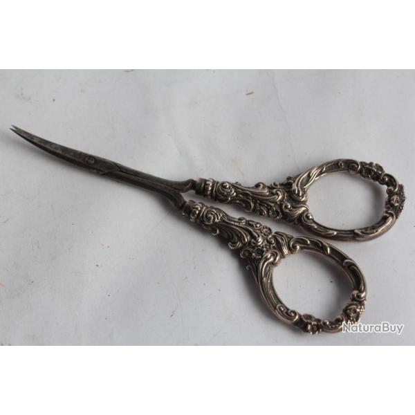 Ancienne paire de ciseaux argent Broderie Couture Levi & Salaman