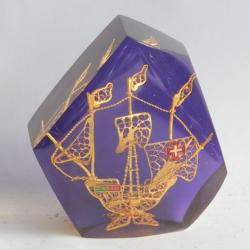 Presse-papier Bateau Portugal R&eacute;sine inclusion