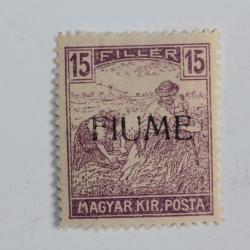 Timbres Hongrie surcharge Fiume Italie 1916-1917