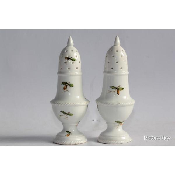 Saupoudreuses porcelaine XVIIIe si�cle