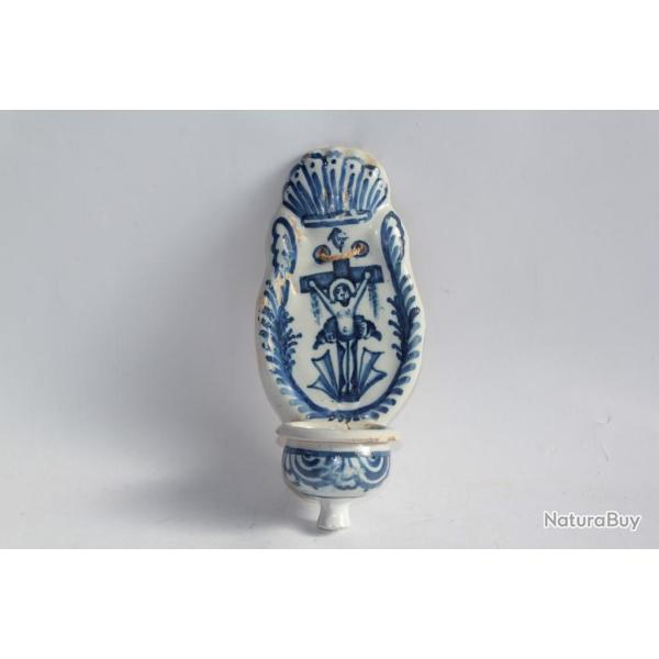 B�nitier fa�ence Nevers XVIIIe si�cle