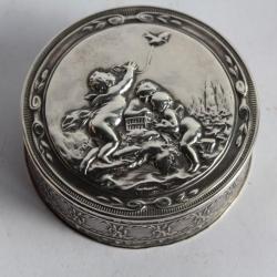 Petite boite à poudre argent massif Angelots Amours