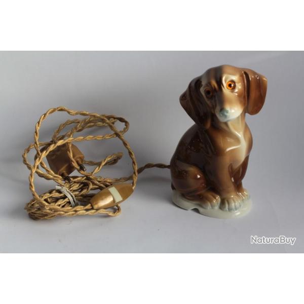 Veilleuse br�le parfum porcelaine chien Teckel