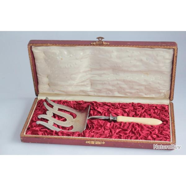 Pelle � asperges m�tal argent�